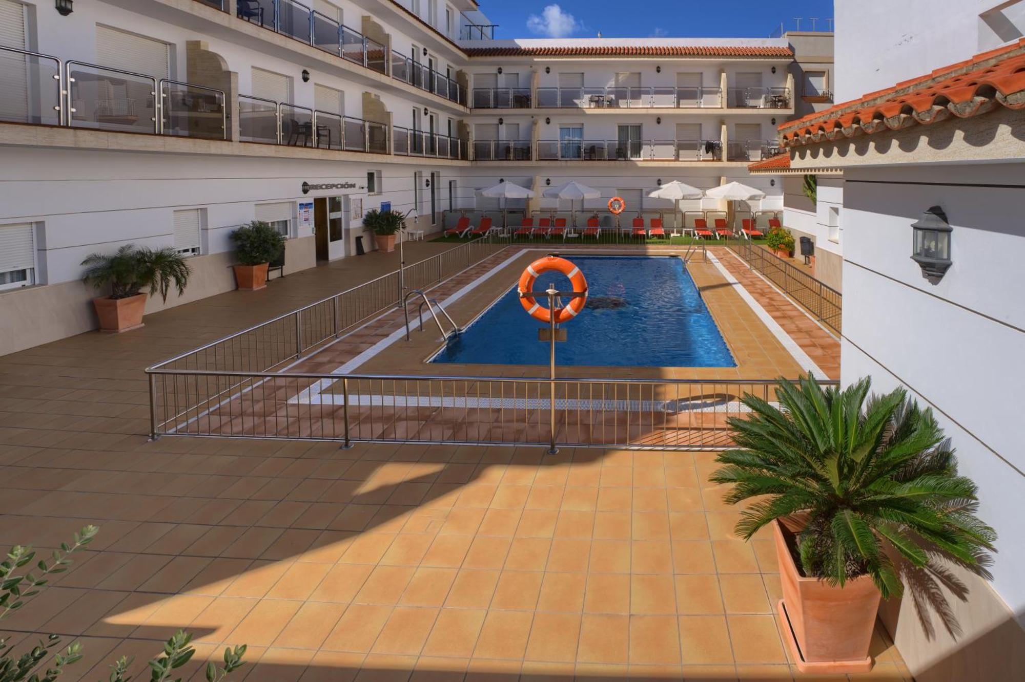 Hotel Apartamentos Loto Conil Conil De La Frontera Εξωτερικό φωτογραφία