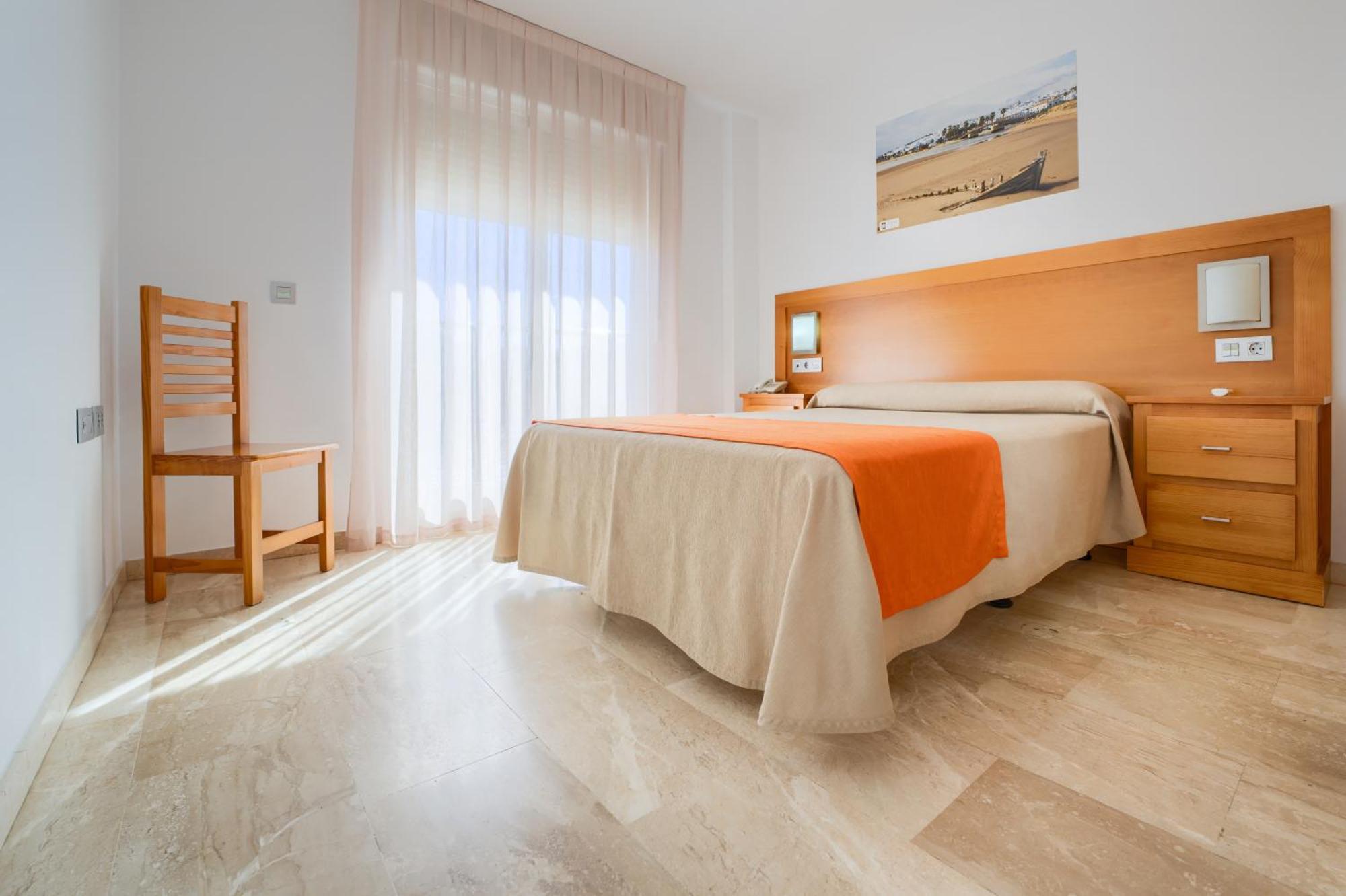 Hotel Apartamentos Loto Conil Conil De La Frontera Εξωτερικό φωτογραφία