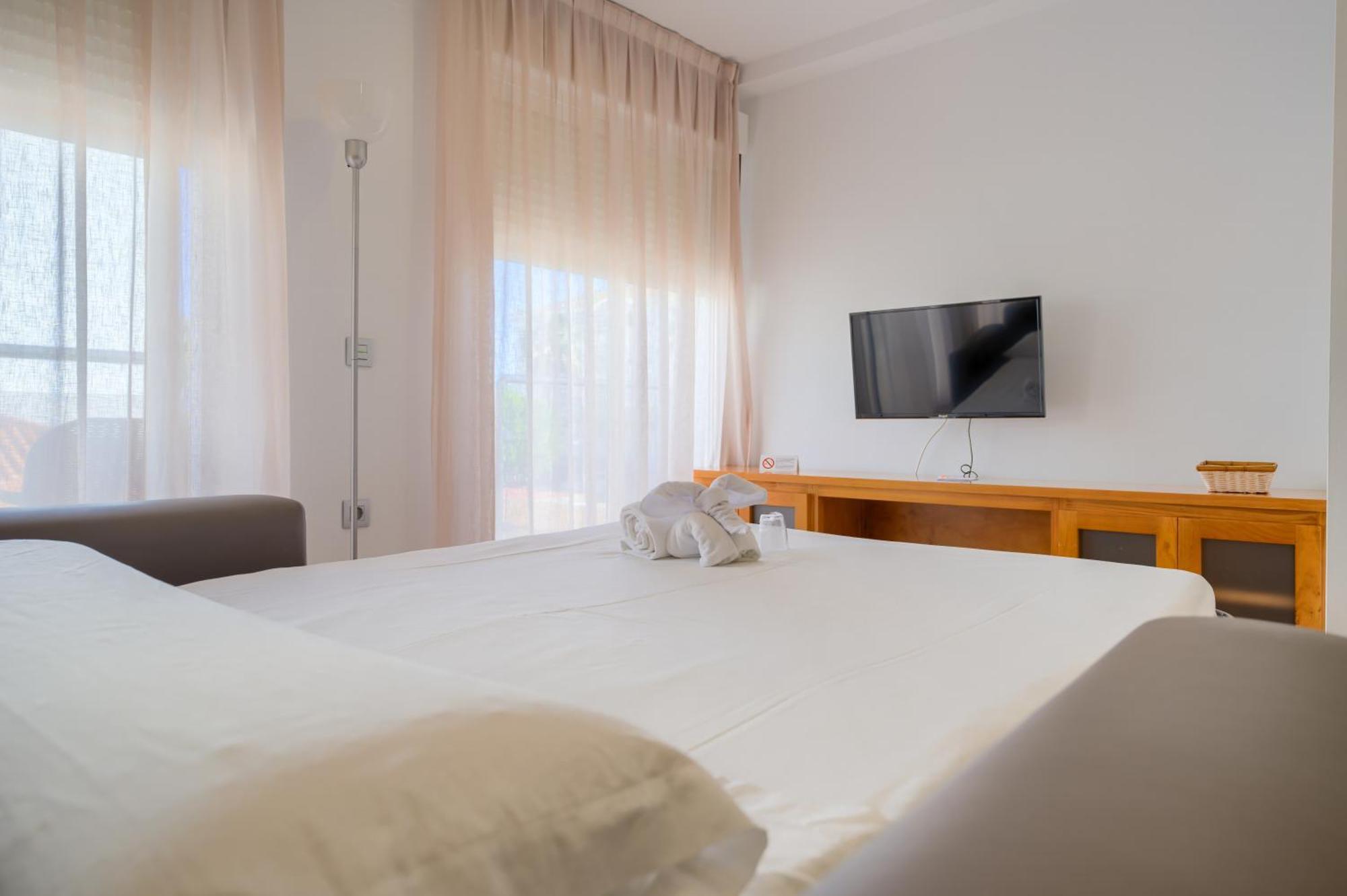 Hotel Apartamentos Loto Conil Conil De La Frontera Εξωτερικό φωτογραφία