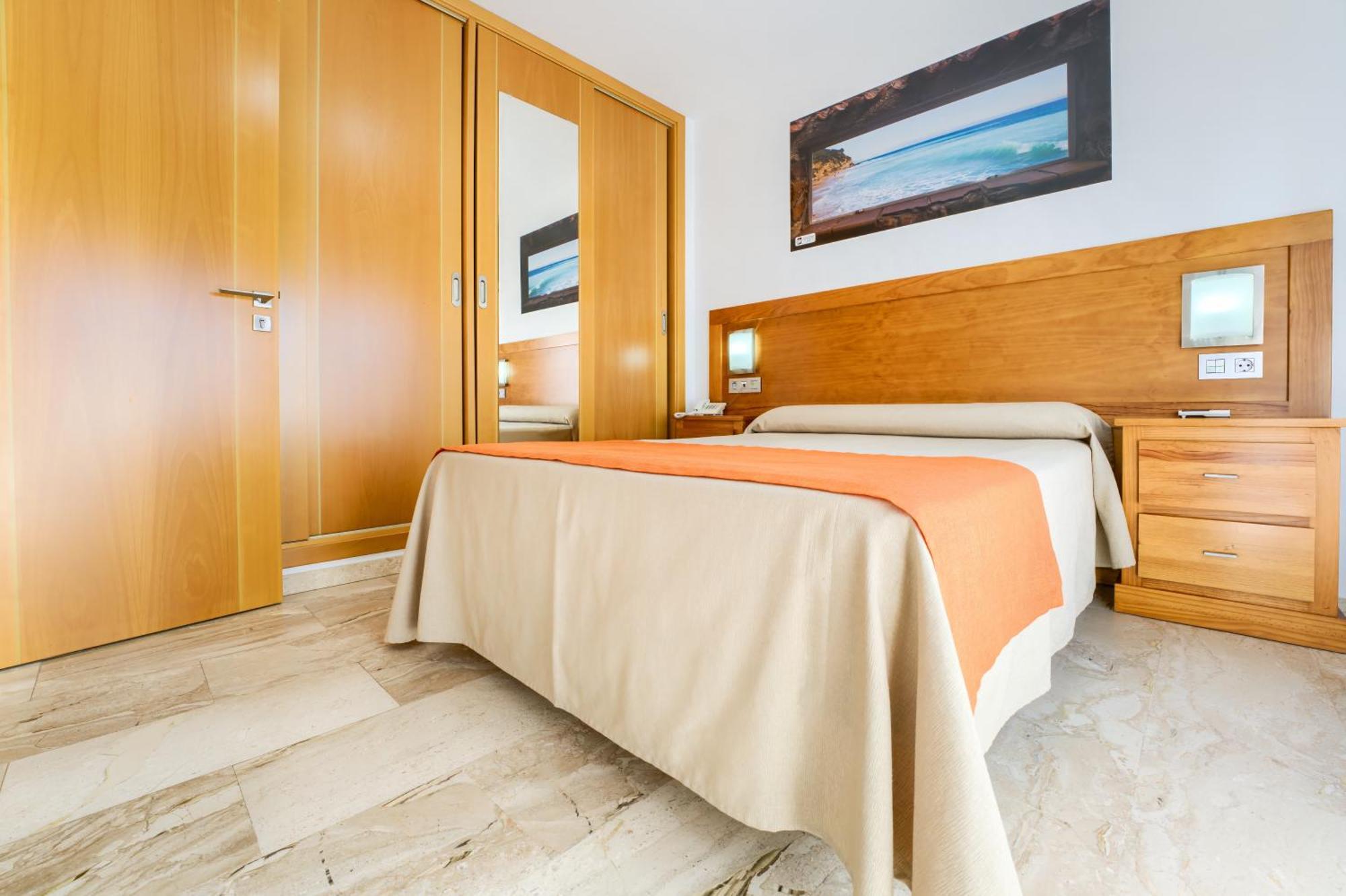 Hotel Apartamentos Loto Conil Conil De La Frontera Εξωτερικό φωτογραφία