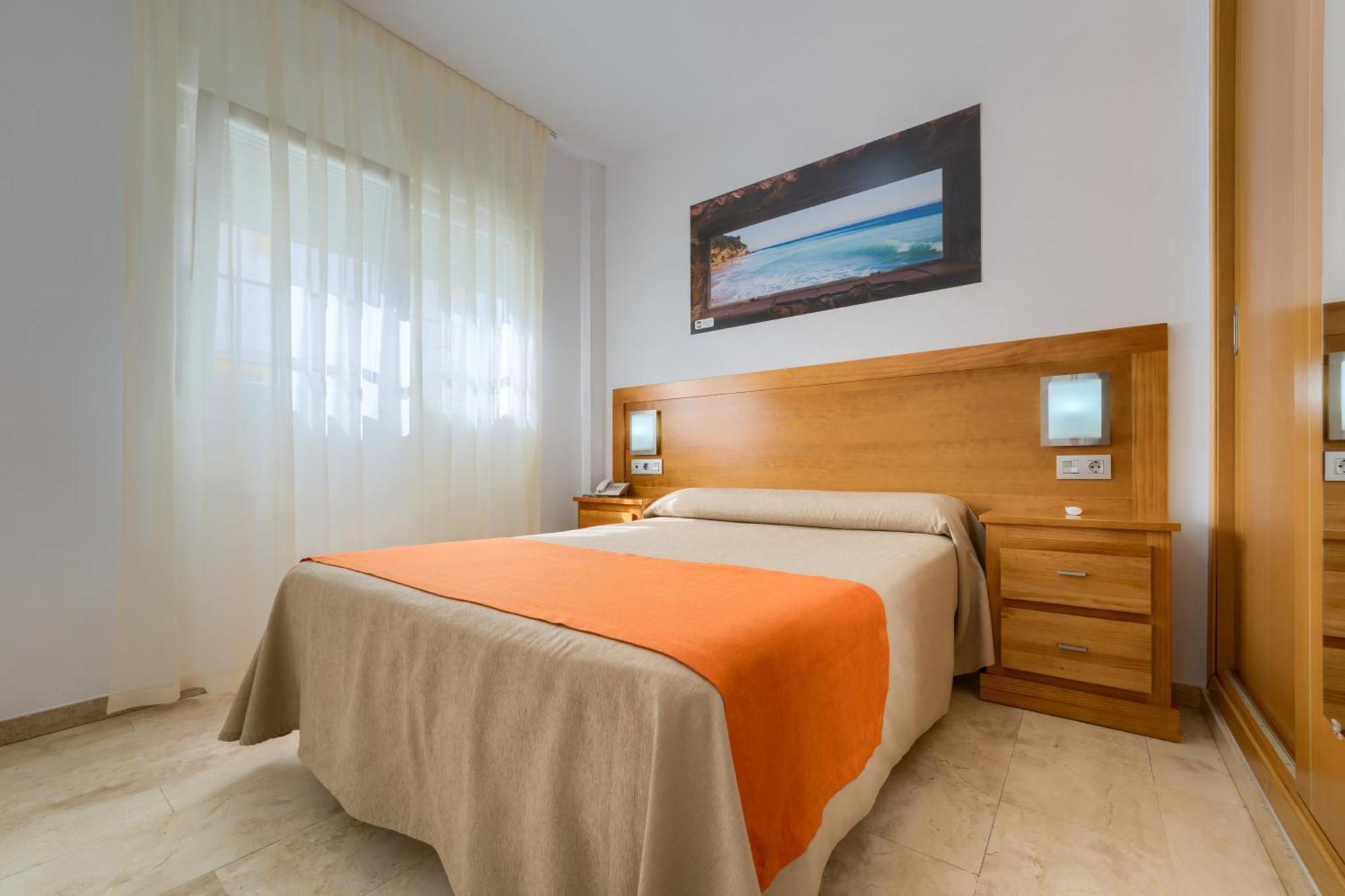 Hotel Apartamentos Loto Conil Conil De La Frontera Εξωτερικό φωτογραφία