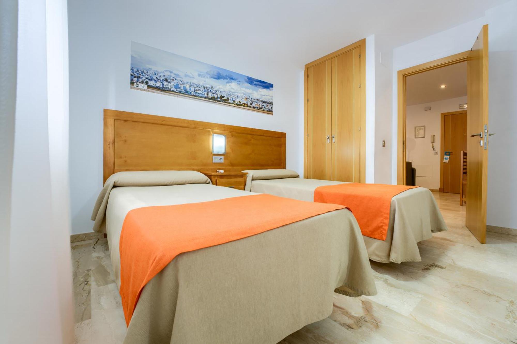 Hotel Apartamentos Loto Conil Conil De La Frontera Εξωτερικό φωτογραφία