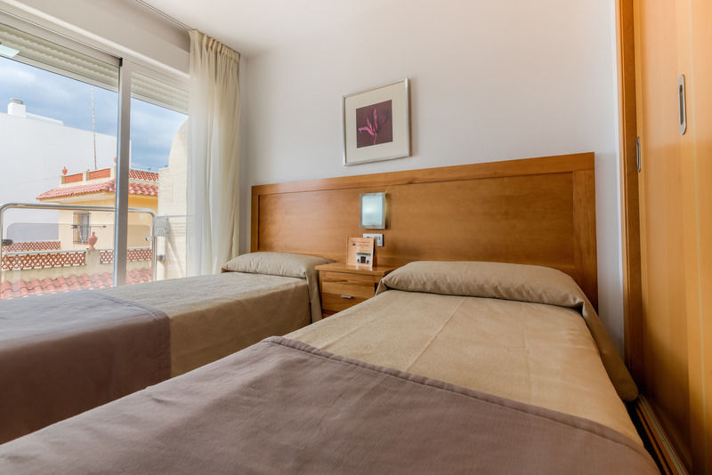 Hotel Apartamentos Loto Conil Conil De La Frontera Εξωτερικό φωτογραφία